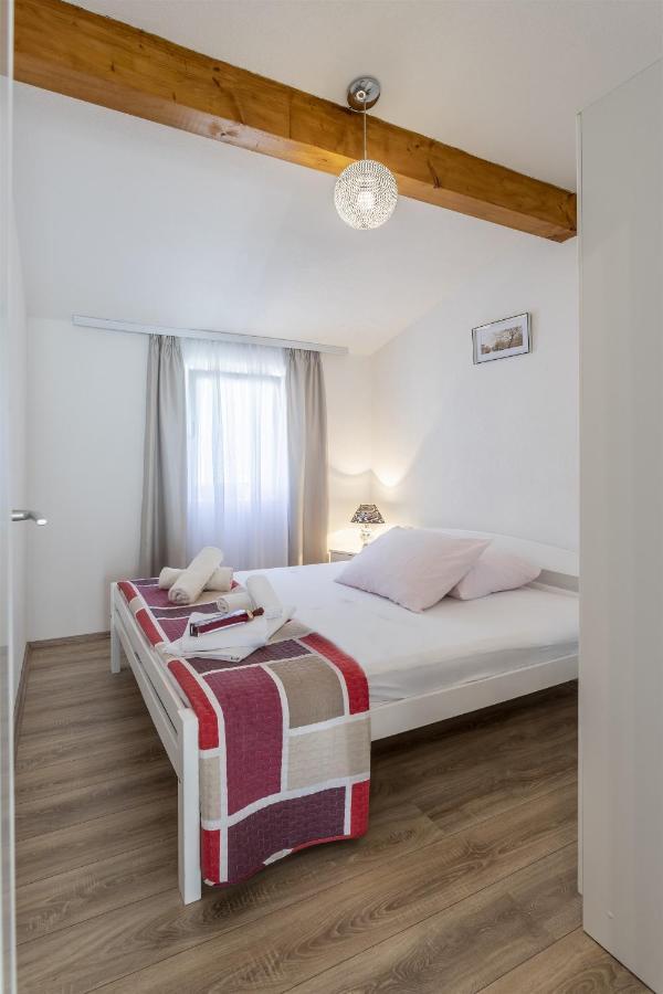 Holiday Home Dijamant Kučiće Exterior foto