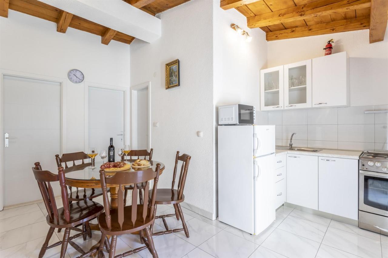 Holiday Home Dijamant Kučiće Exterior foto