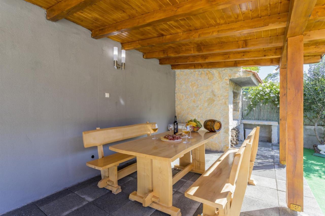 Holiday Home Dijamant Kučiće Exterior foto