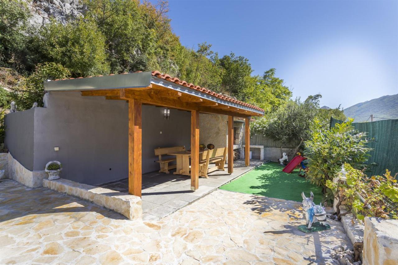 Holiday Home Dijamant Kučiće Exterior foto